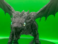 Dragón cibernético articulado con placas, impreso en 3D